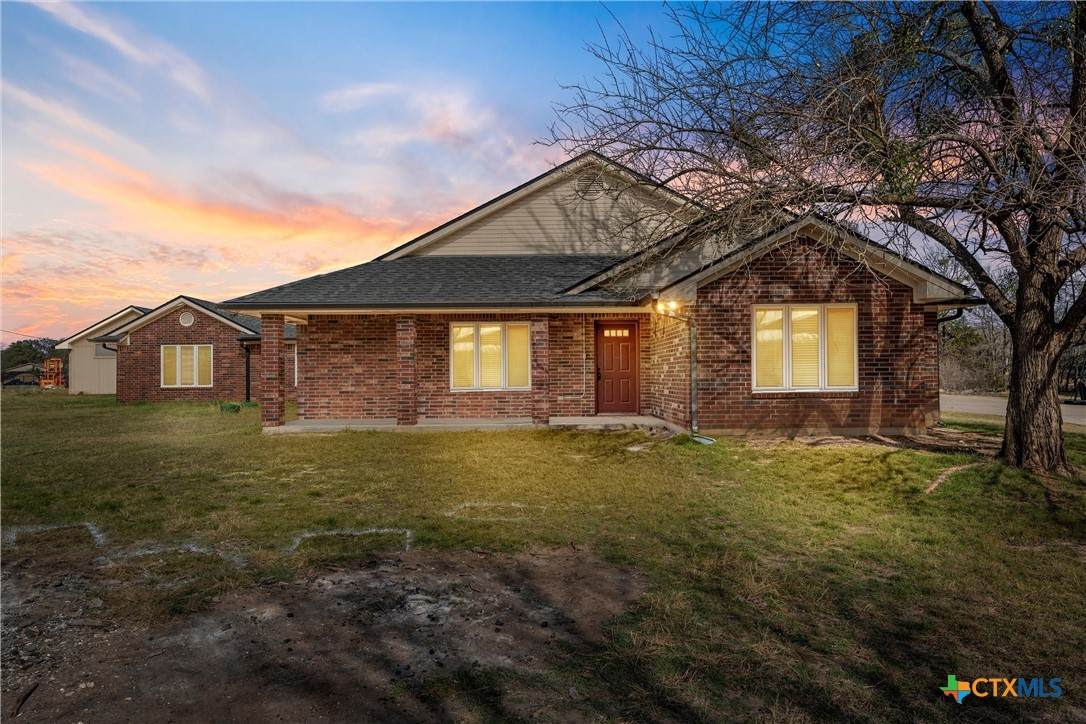 206 Navajo Trail - Photo 1