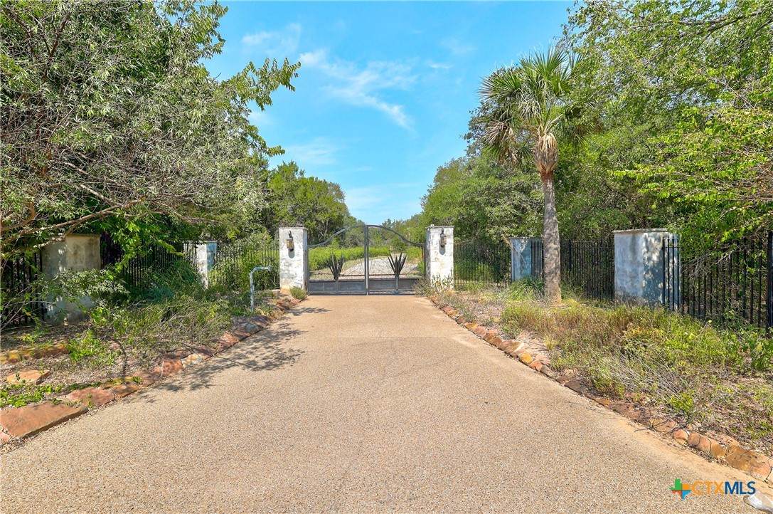 113 Serenada Drive - Photo 1