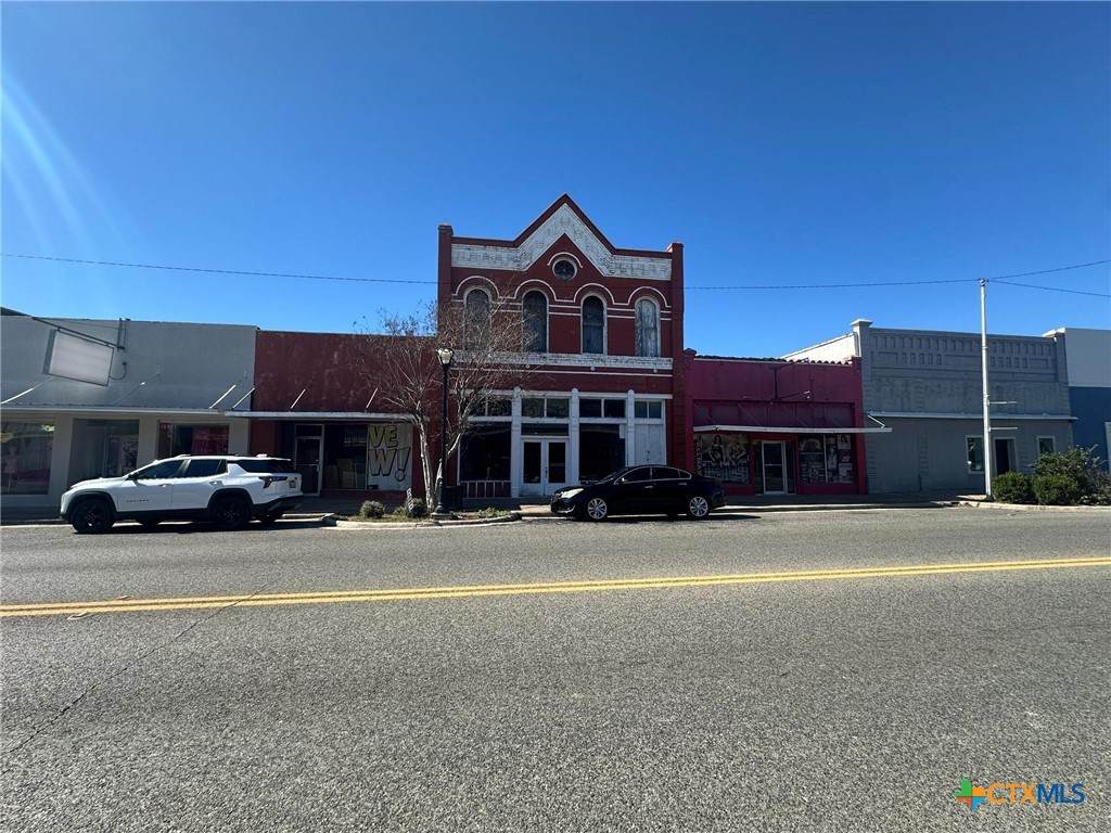 317 Washington - Photo 1