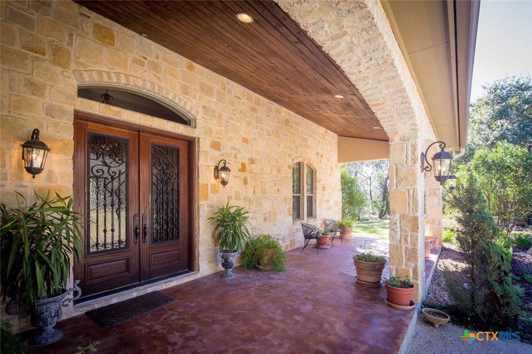 133 Mariposa Loop - Photo 1