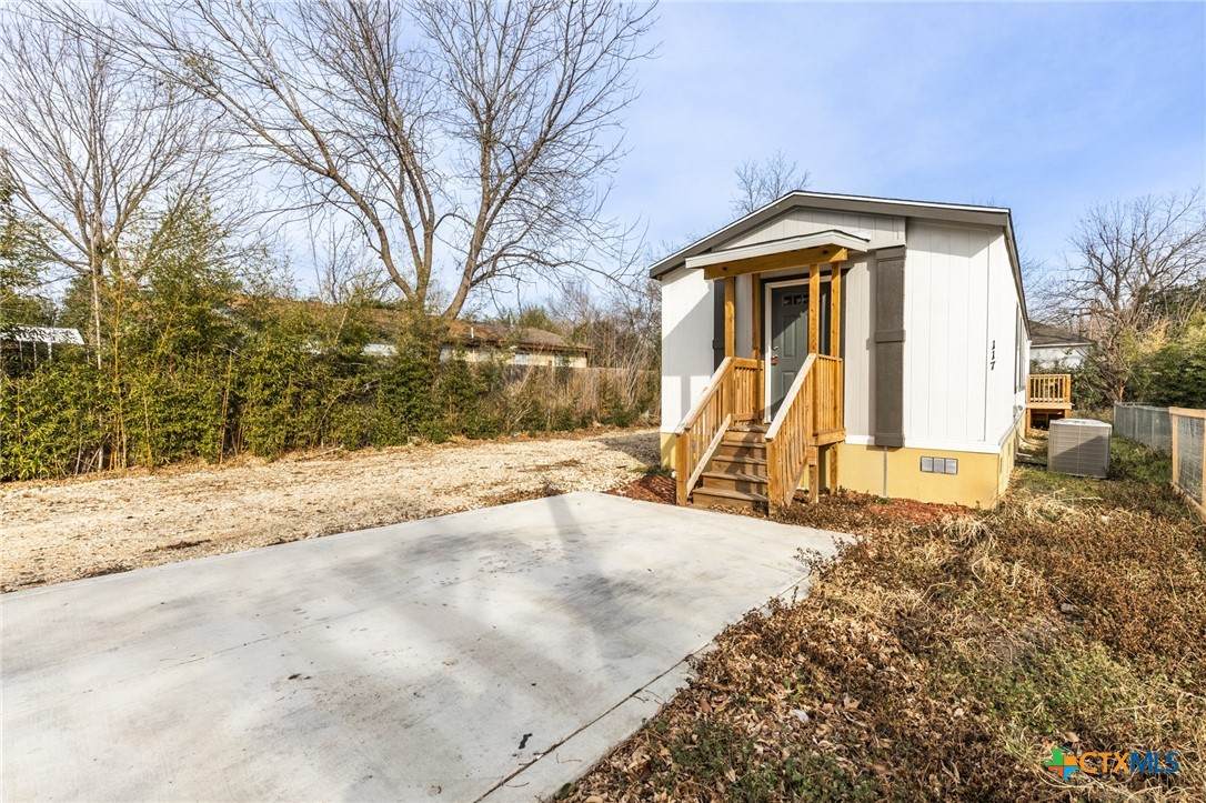 117 Royal - Photo 1