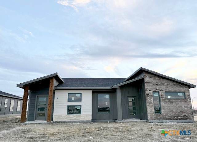 1611 Crooked River Court - Photo 1