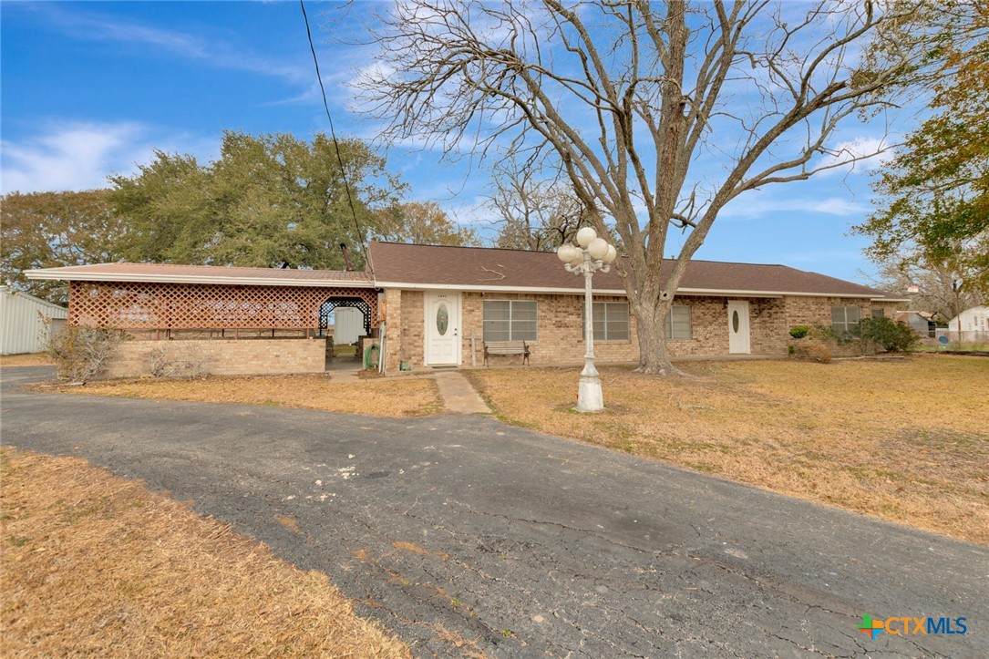 1840 Loop 522 - Photo 1