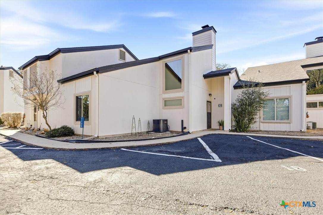 1135 Parkview Drive - Photo 1