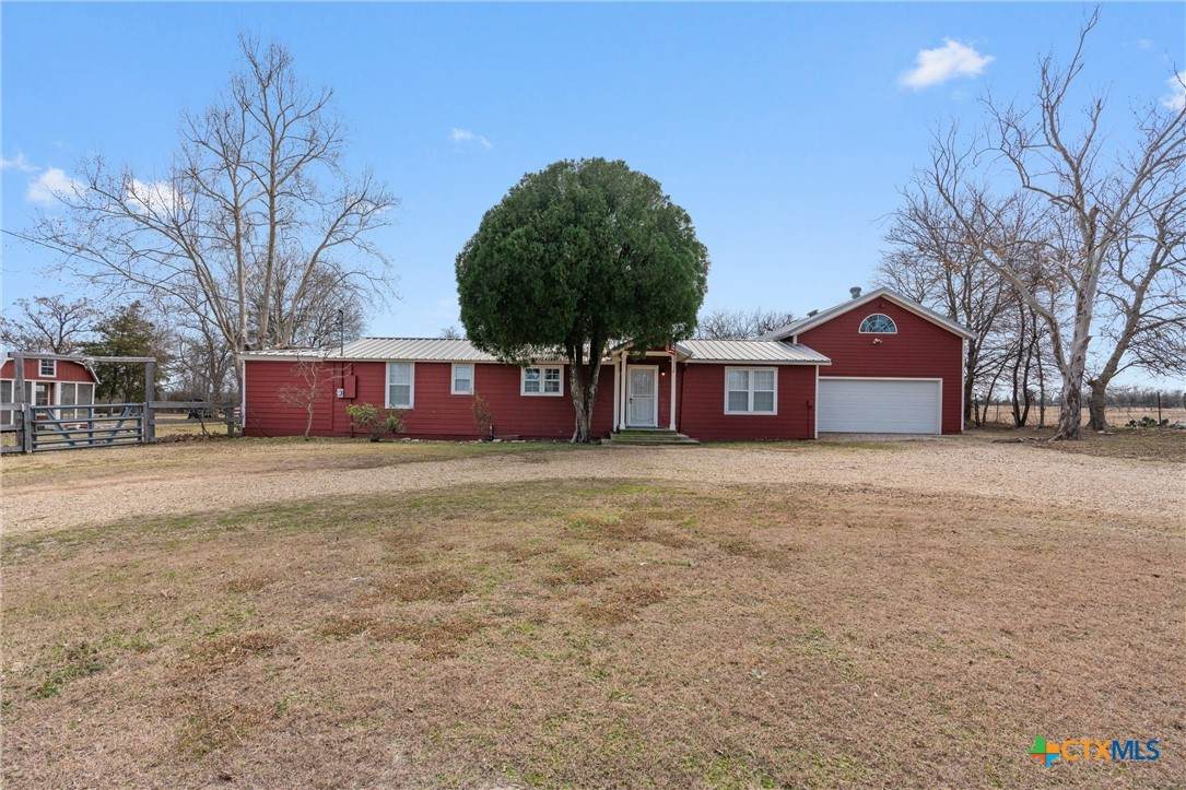 8889 Fm 487 - Photo 1
