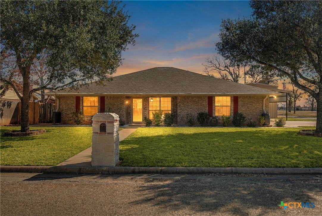 1601 Sunset Circle - Photo 1