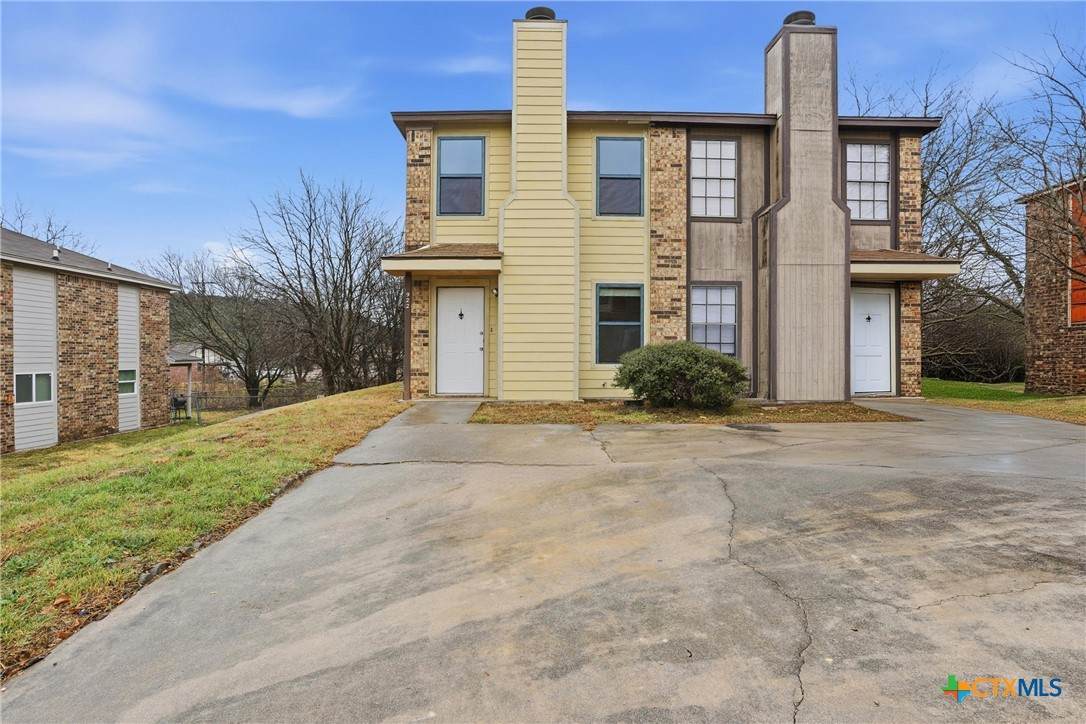 922 7th Street - Photo 1