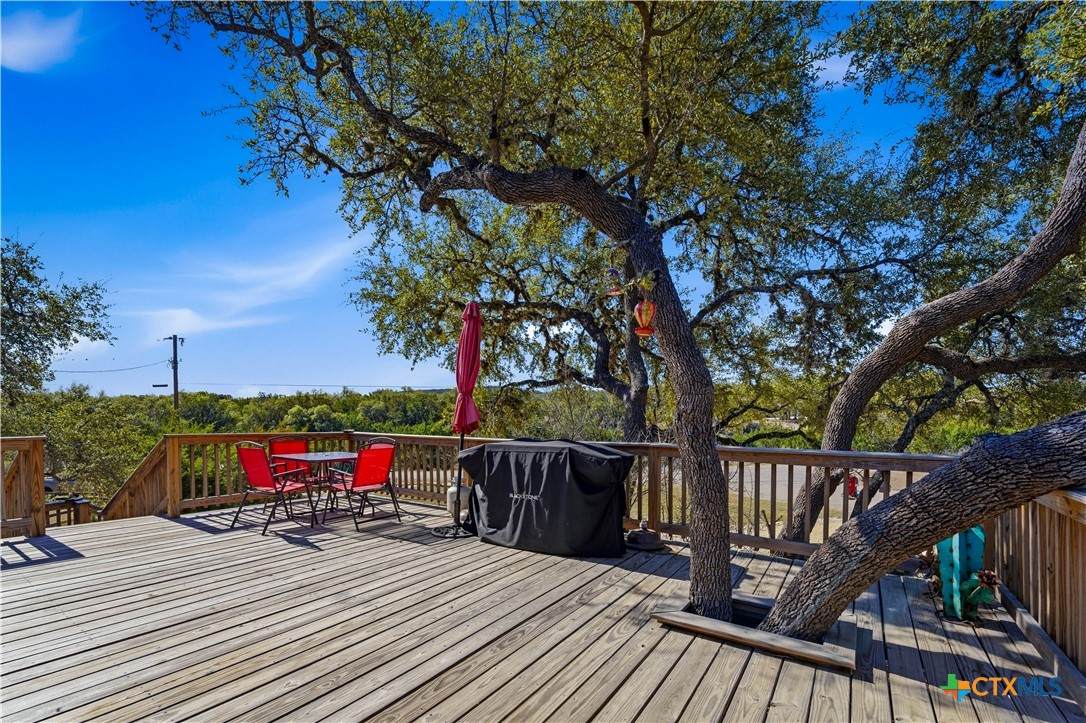733 Private Road 1507 - Photo 1