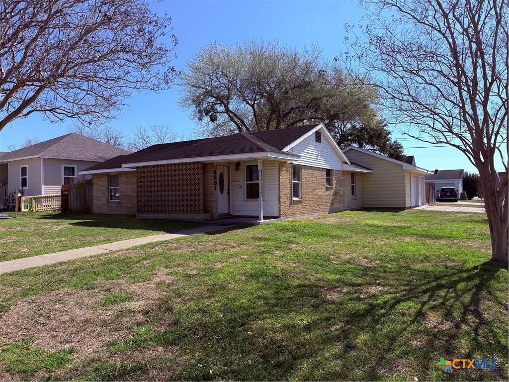 3001 Mistletoe Avenue - Photo 1