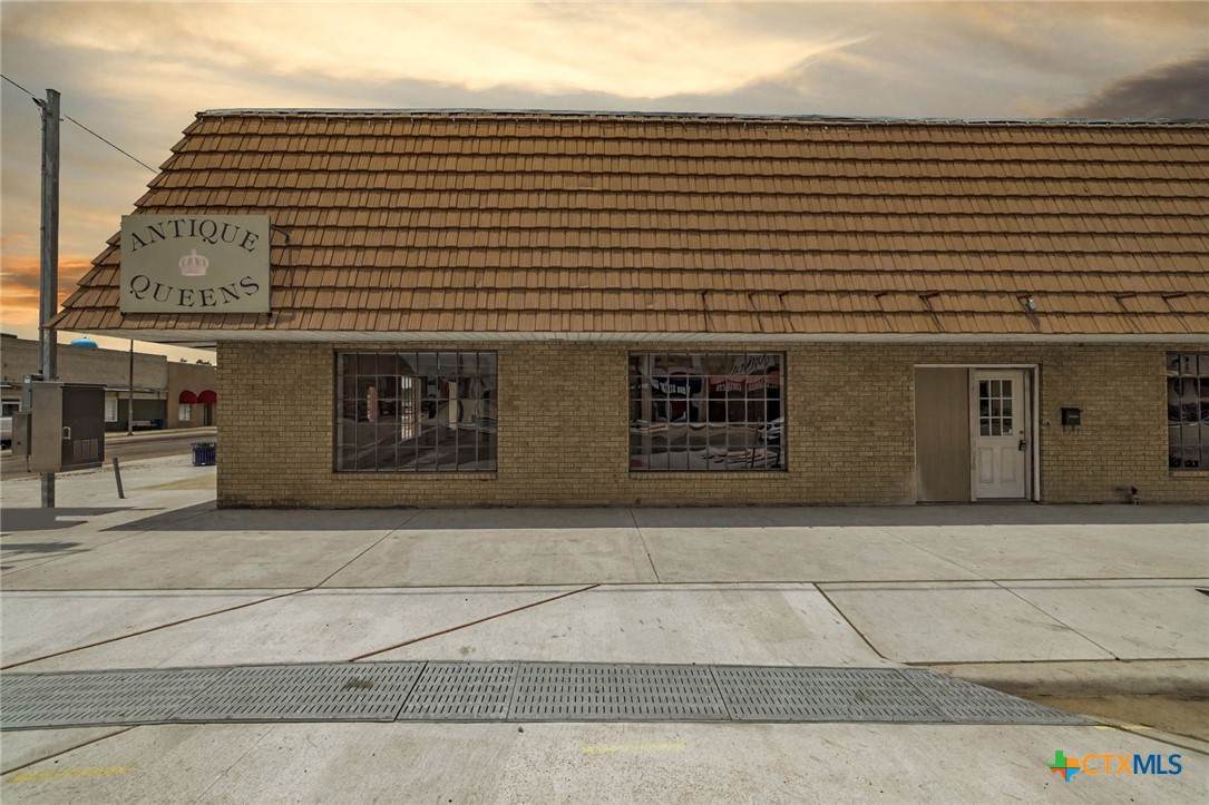 106 Cameron Avenue - Photo 1