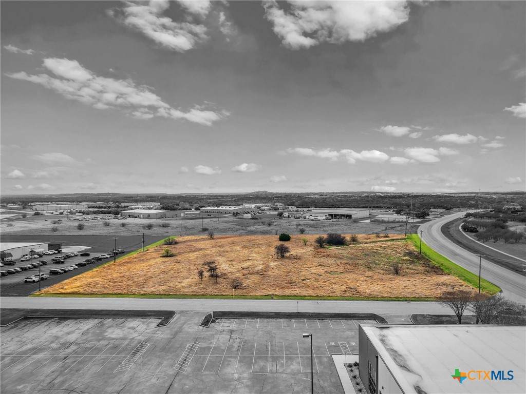 712 Twin Creek Drive - Photo 1