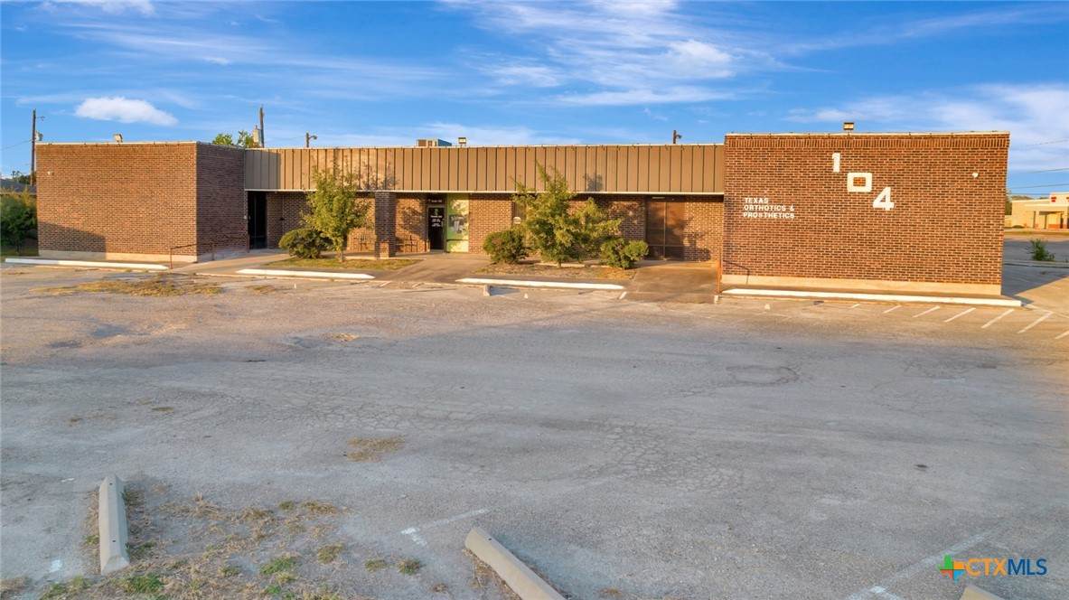 104 Teakwood Drive - Photo 1