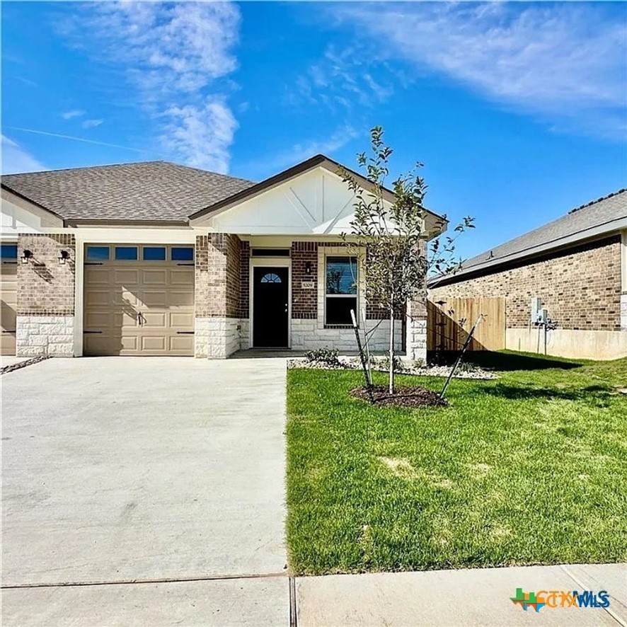 5209 White Rose Drive - Photo 1