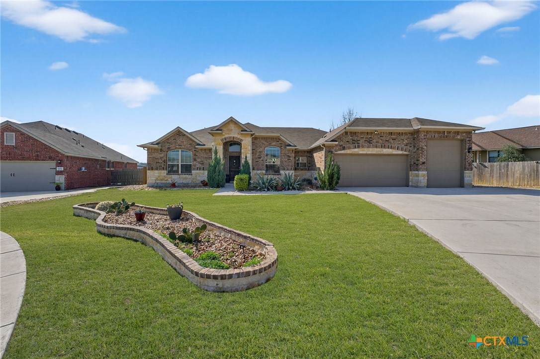 1608 Alvin Cir - Photo 1