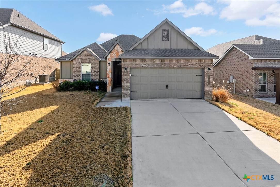 1709 Spence Street - Photo 1