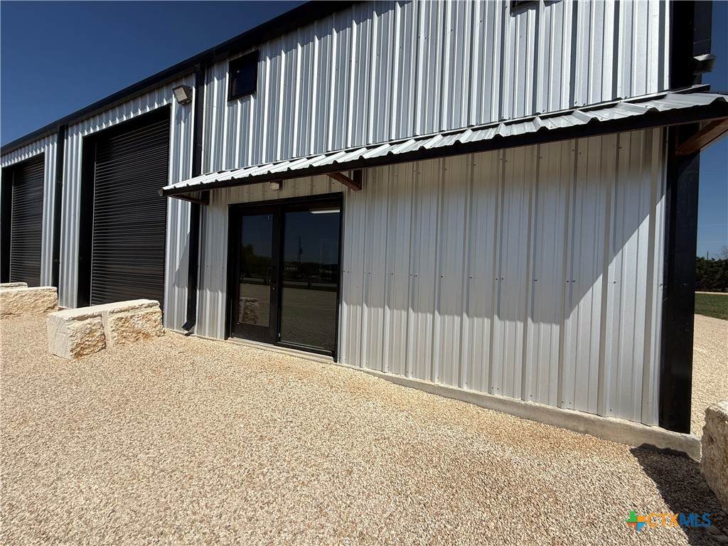 6316 Fm 2484 - Photo 1