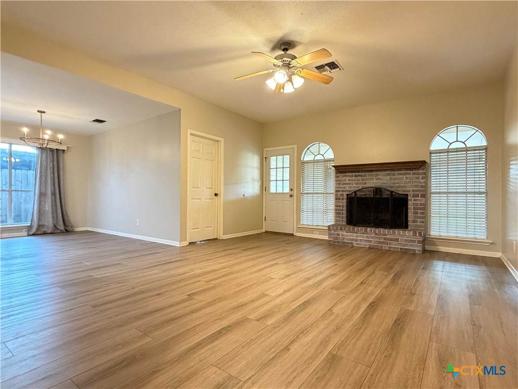 https://bt-photos.global.ssl.fastly.net/centraltx/orig_boomver_1_608354-2.jpg
