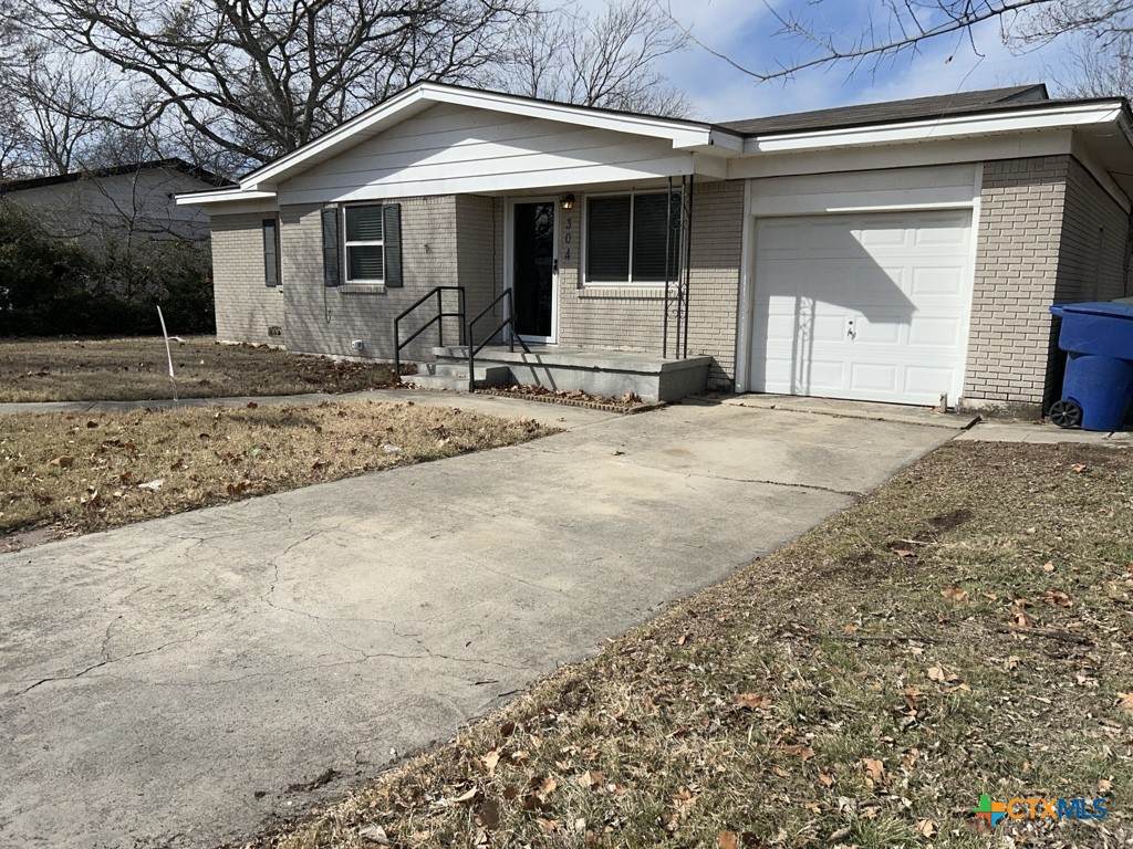 304 Oak Street - Photo 1