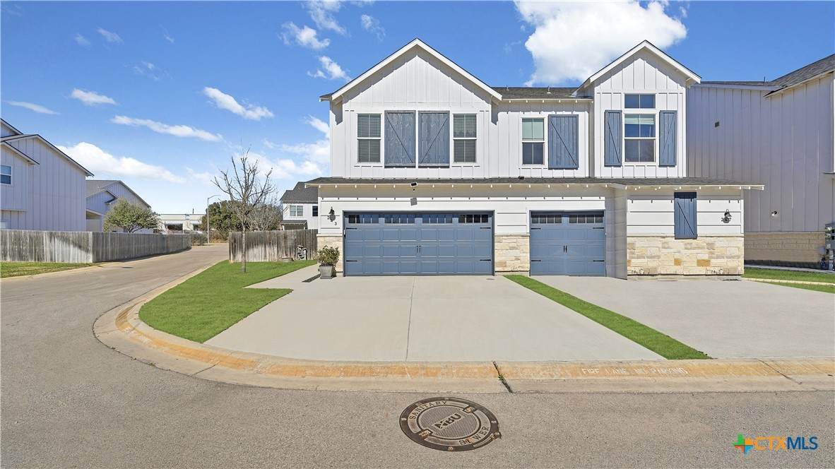 243 Sapphire - Photo 1