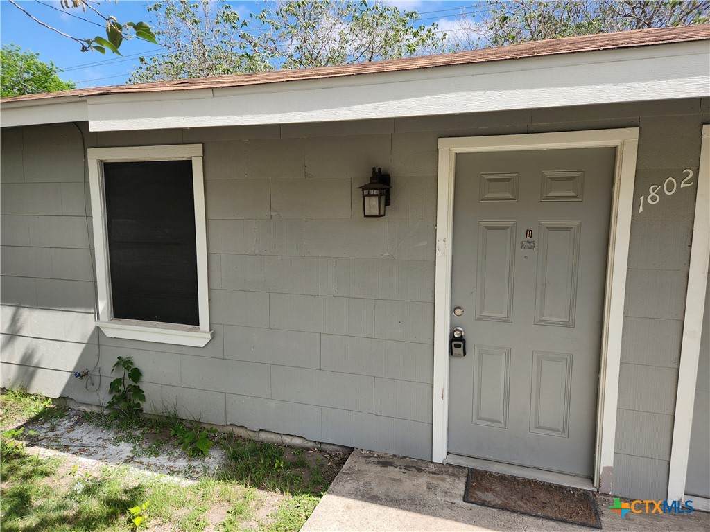 1802 Avenue H - Photo 1
