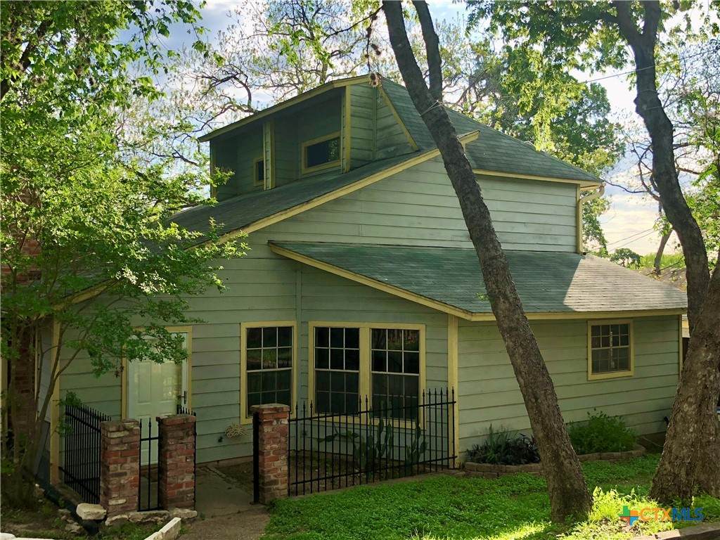 615 Burleson - Photo 1