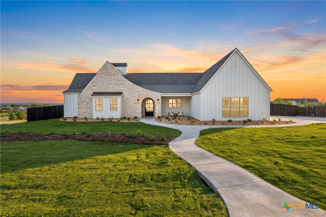 203 Glenview Circle - Photo 1