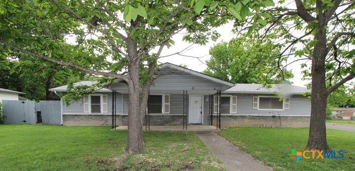 902 Mary Street - Photo 1