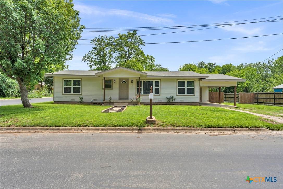 209 Live Oak Street - Photo 1