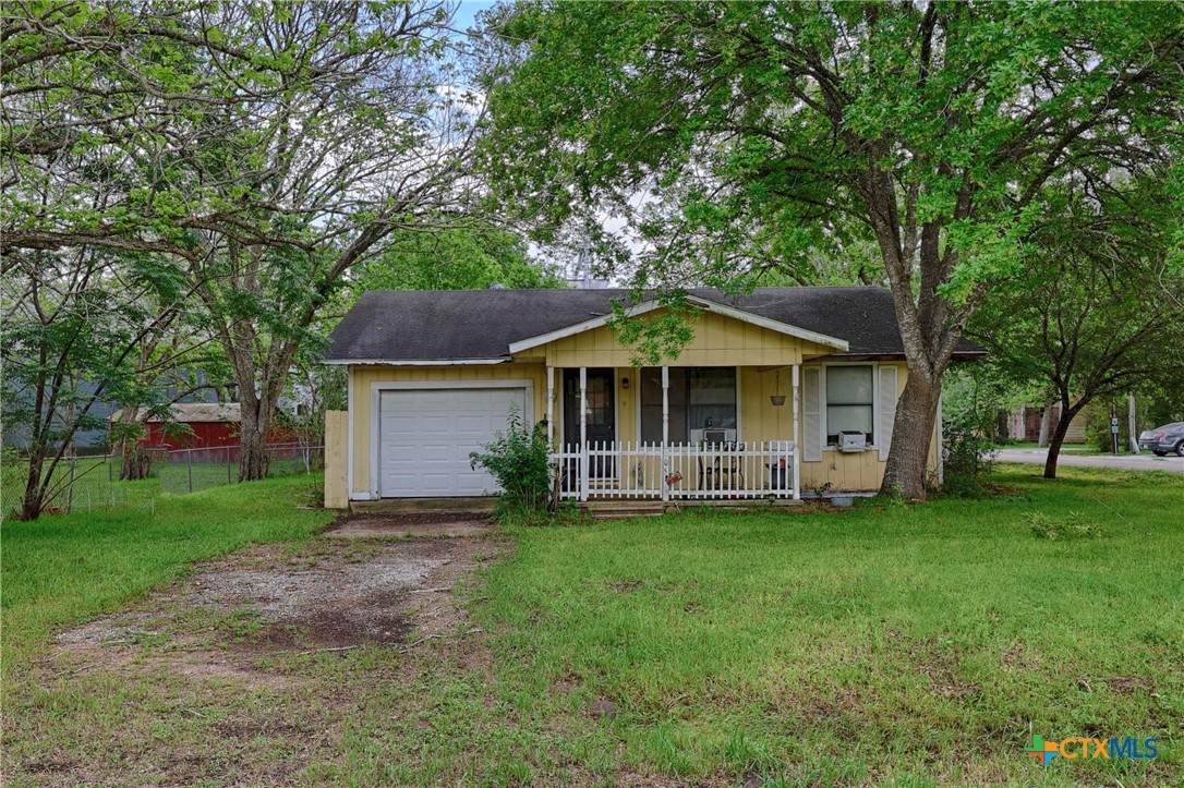 405 Live Oak Street - Photo 1