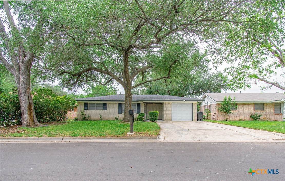 3005 Glenwood Drive - Photo 1