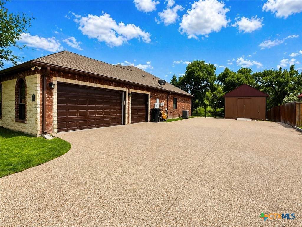 https://bt-photos.global.ssl.fastly.net/centraltx/orig_boomver_1_611049-2.jpg