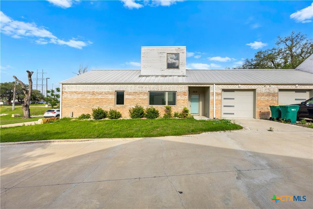 2819 Lone Oak Drive - Photo 1