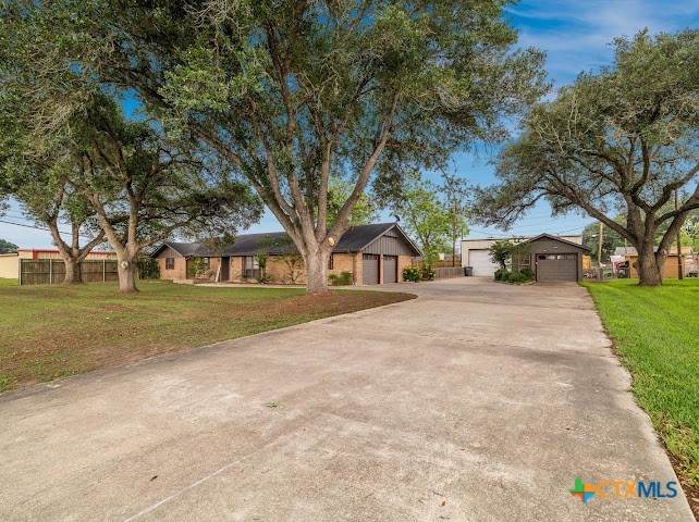 906 Mead Road - Photo 1