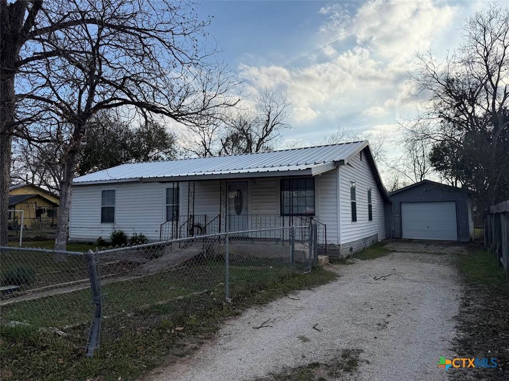 784 Samuels Avenue - Photo 1