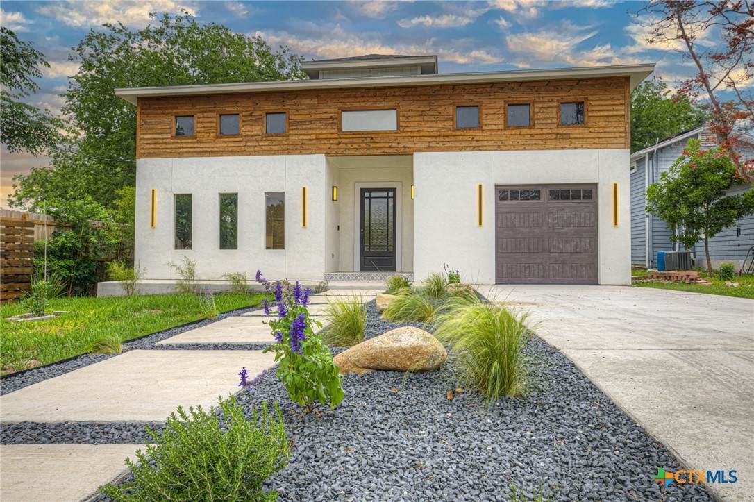 455 Hackberry Avenue - Photo 1