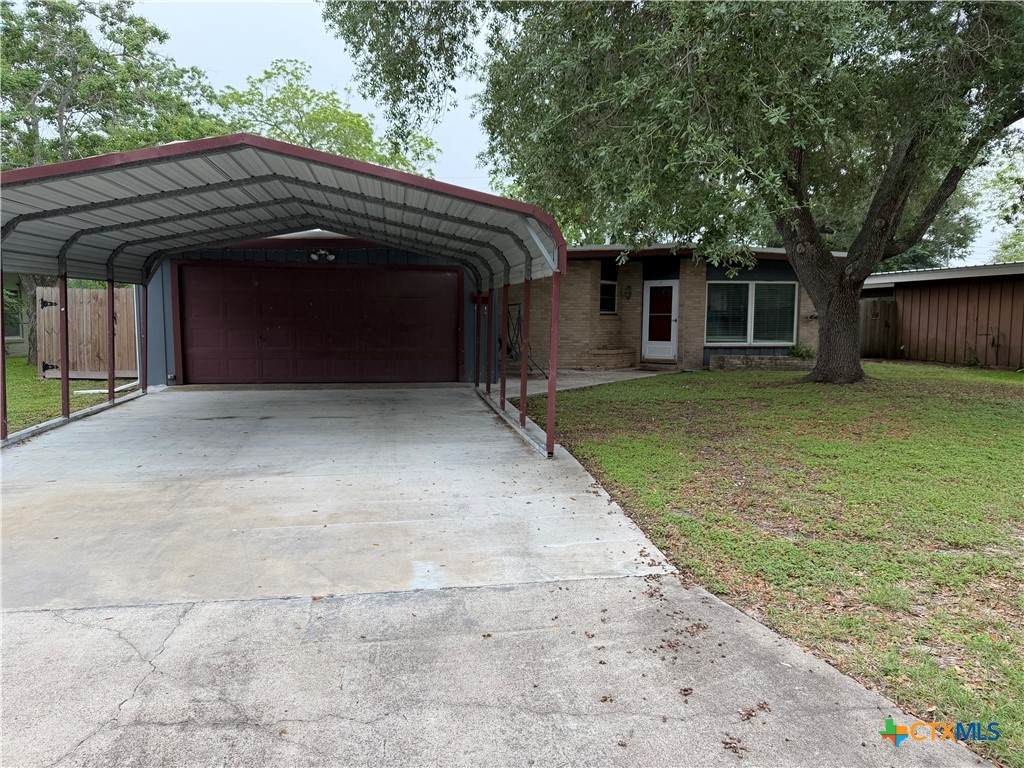 202 Bonham Street - Photo 1