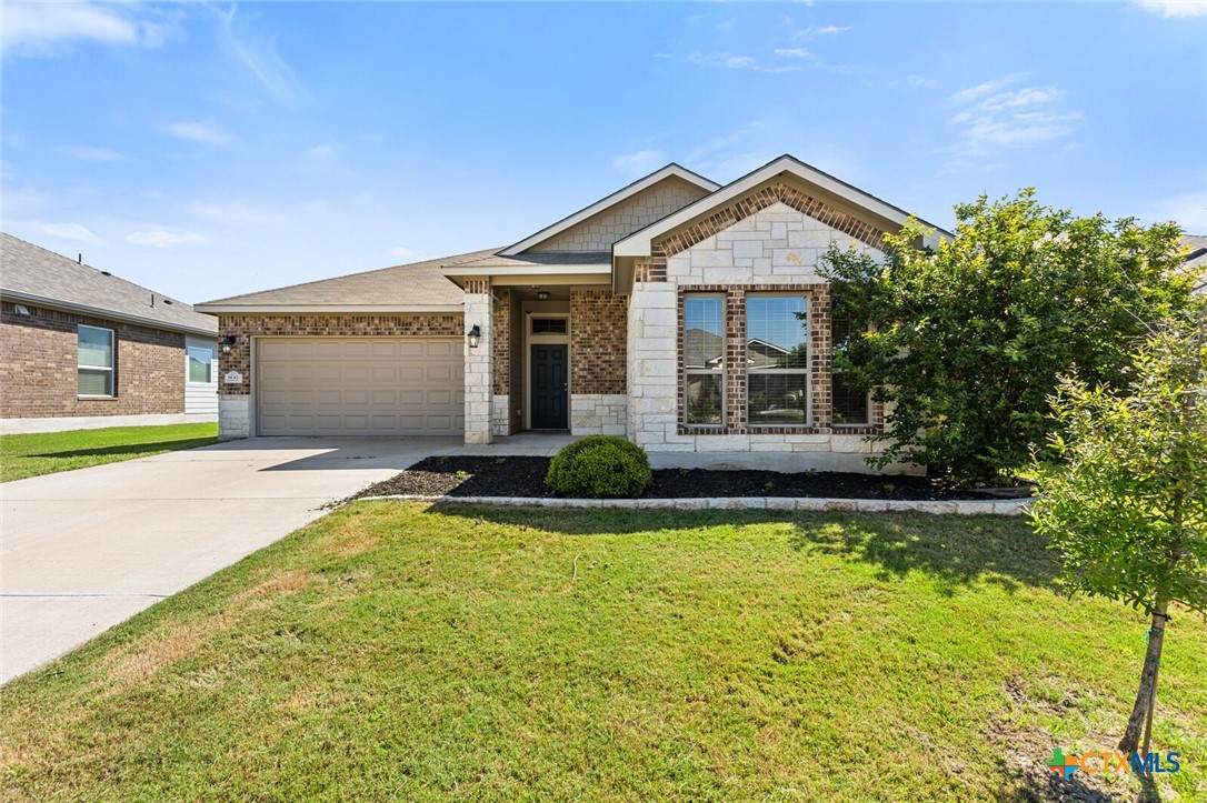 806 Dunford Drive - Photo 1