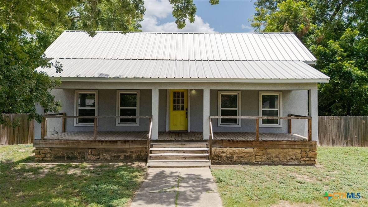 607 Main St - Photo 1