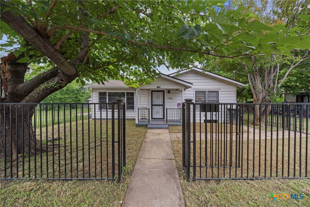 1104 10th Street - Photo 1