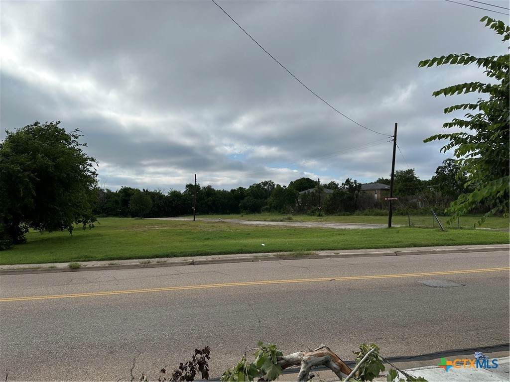702 Florence Road - Photo 1
