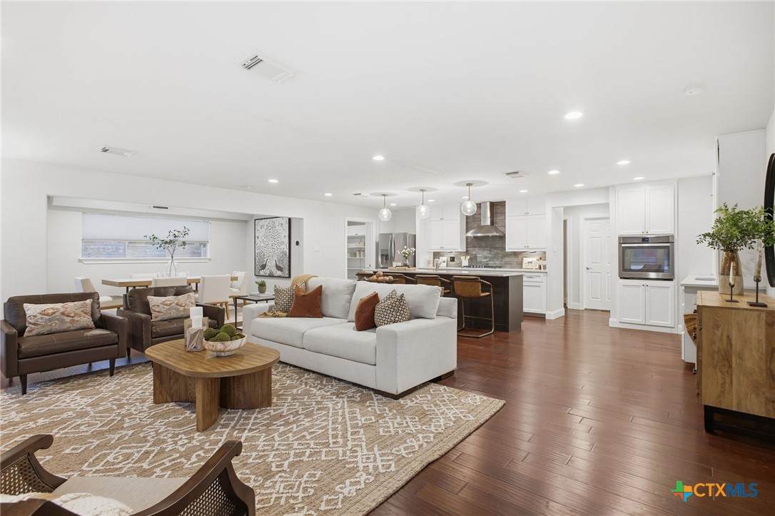 304 Hub Drive - Photo 1