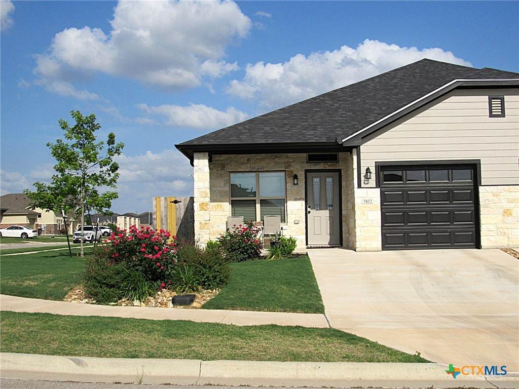5102 White Rose Drive - Photo 1
