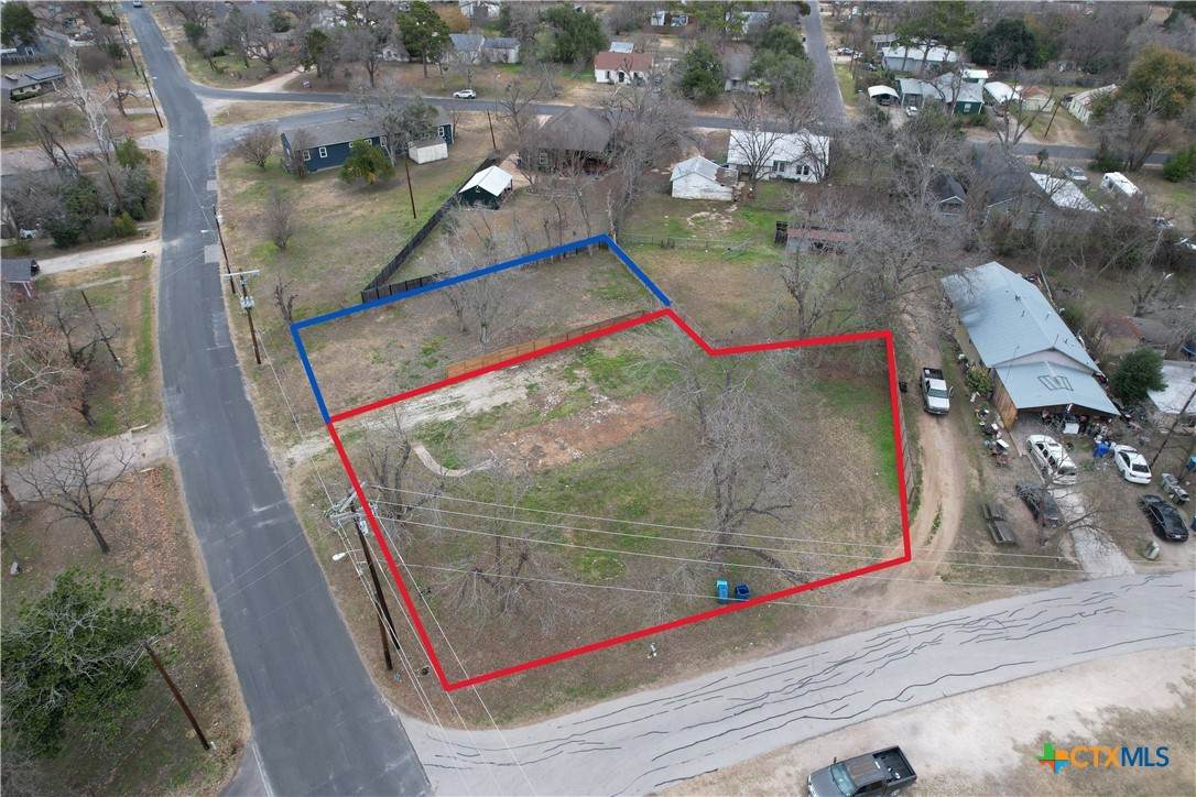 305 Lexington Road - Photo 1