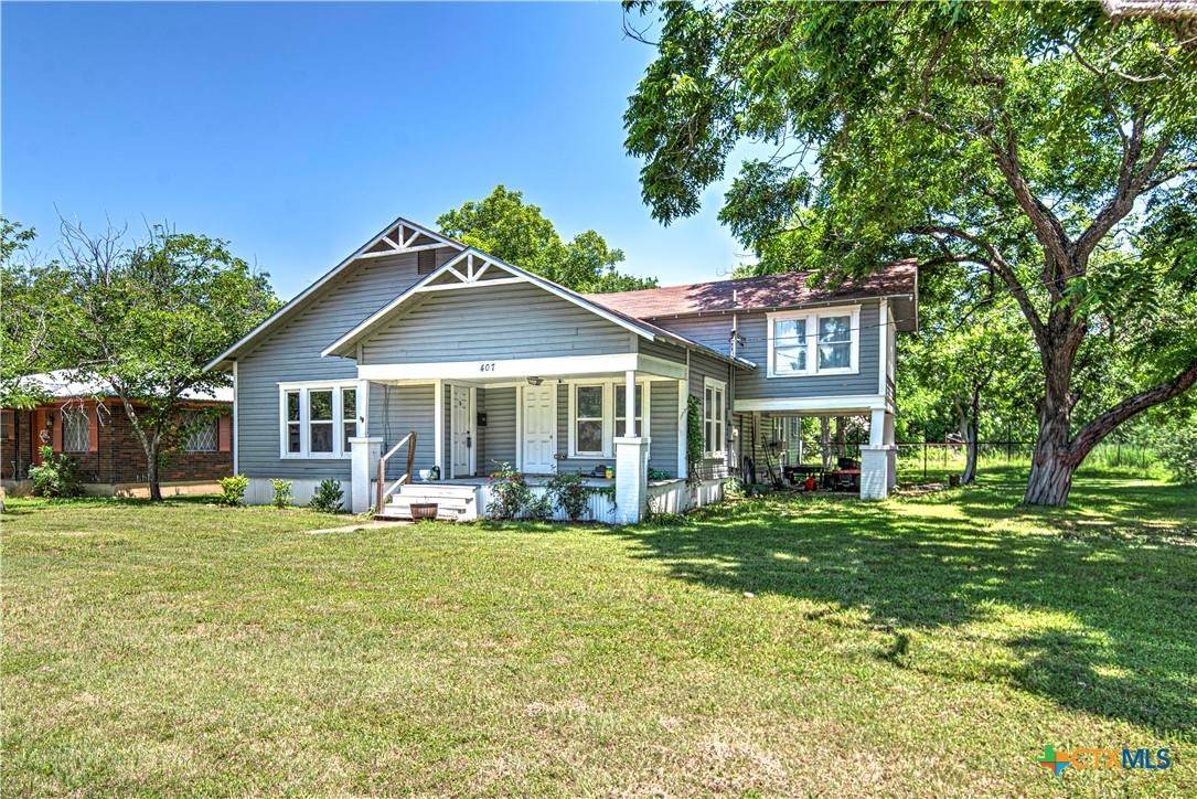 407 8th Street - Photo 1