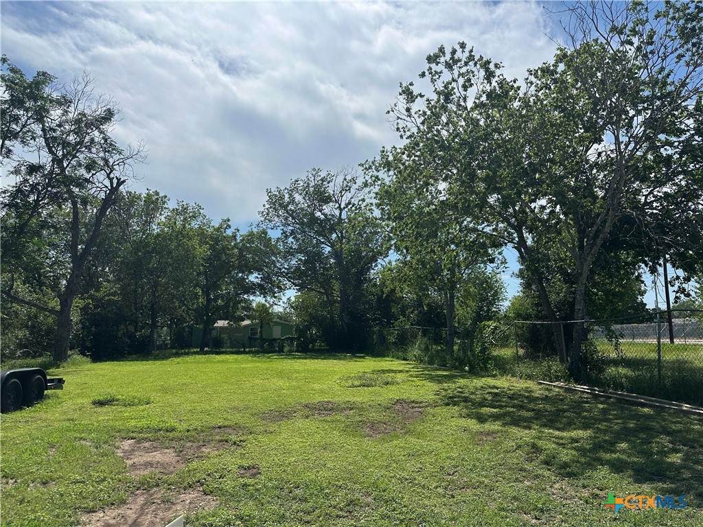 652 Flores Street - Photo 1