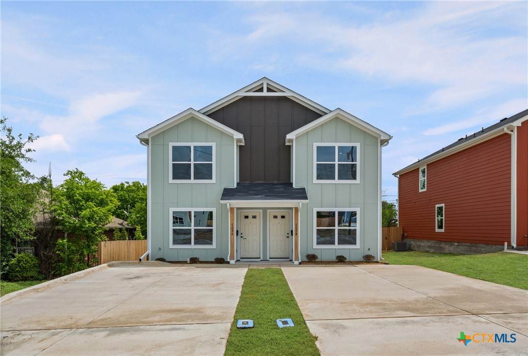 709 28th Street - Photo 1