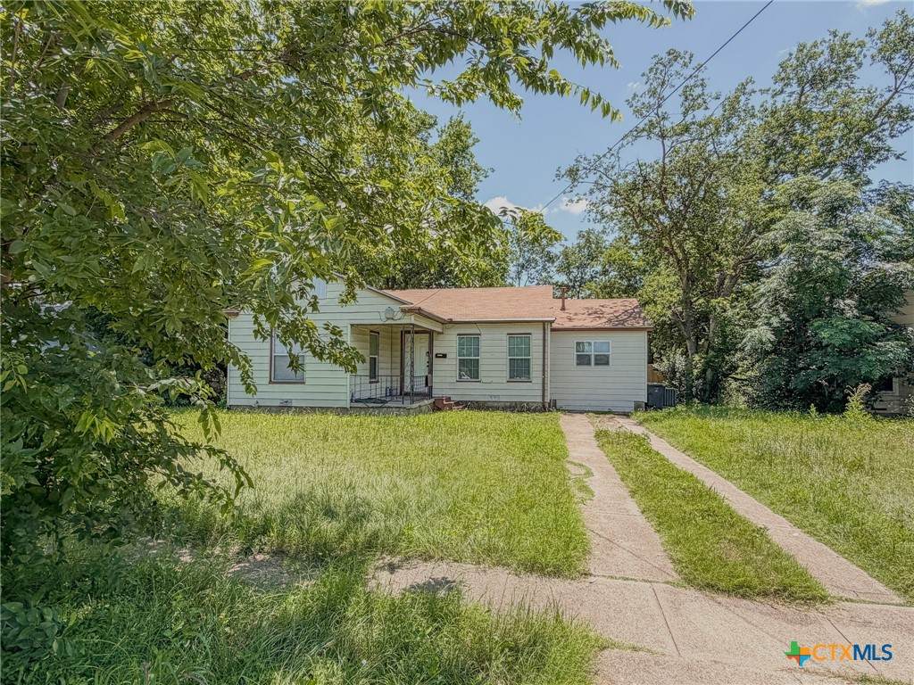 1012 Green Avenue - Photo 1