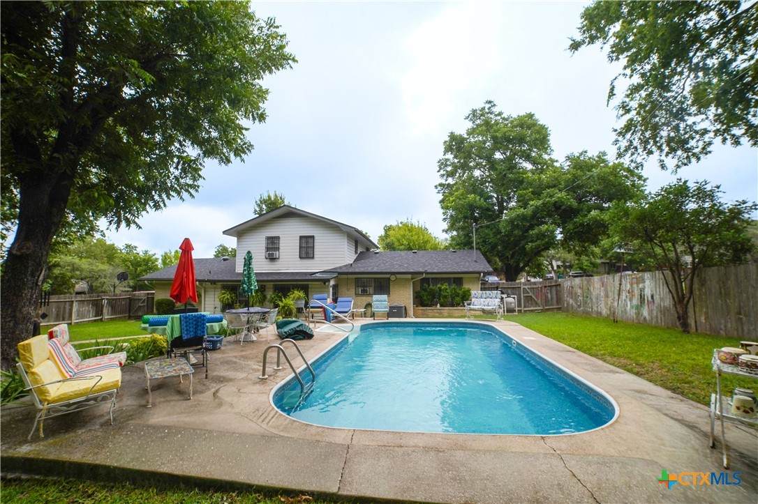 212 Highland Oaks Drive - Photo 1