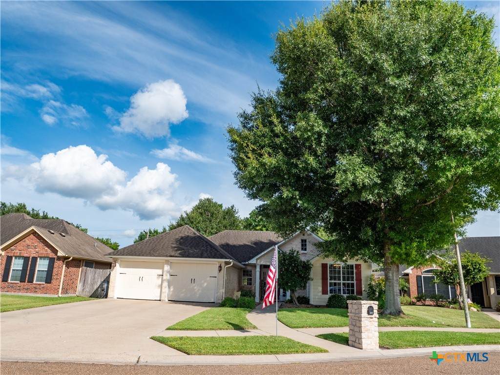 318 Green Gable Drive - Photo 1