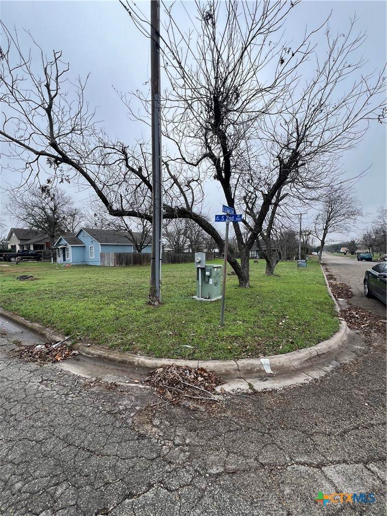 917 2nd Street - Photo 1